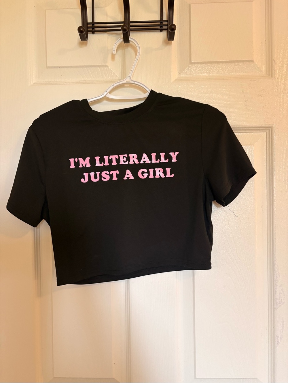 women’s black crop top